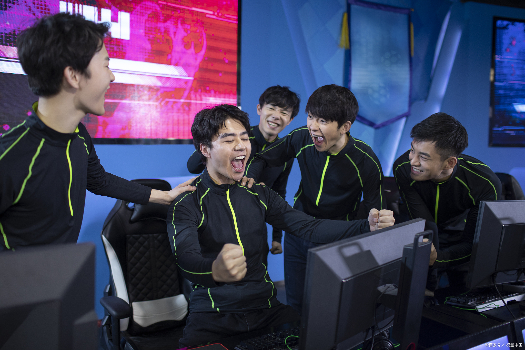 Faker遭遇五连败，C9教练面临压力！